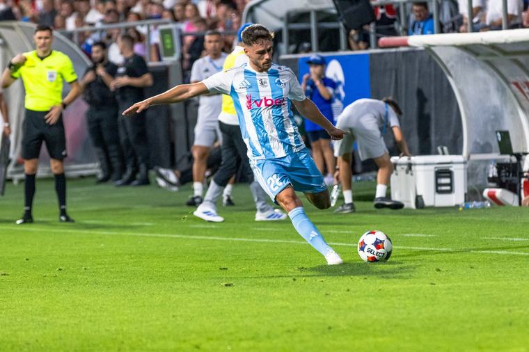 FC Botoșani - Corvinul 0-1 și Minerul Lupeni - UTA 0-2, ACUM, pe iAMsport.ro. Prima etapă a fazei grupelor Cupei României continuă!