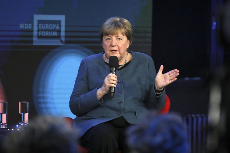 Angela Merkel, către români: „Vă doresc să aveţi din nou un premier ales. Avem nevoie de oameni dispuşi să facă compromisuri”