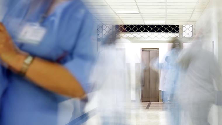 Doi chirurgi militari din Constanța, plasați sub control judiciar de DNA / Ar fi luat mită de mai multe ori / Constantin Ghiță, șeful secției de Chirurgie de la Spitalul Militar, trebuie să depună cauțiune 500.000 lei