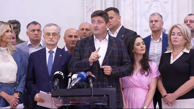 PNL și USR contestă la CCR noua împărțire a posturilor din Camera Deputaților: „Un început de lovitură de stat dat de AUR și PSD”