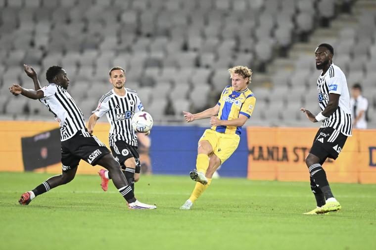 U Cluj - Petrolul 1-0, ACUM, pe iAMsport.ro. Debut în prima etapă din grupele Cupei României! Victorii pentru CFR Cluj, Concordia Chiajna și FC Voluntari