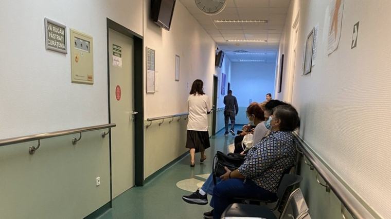 CNAS amână obligativitatea cărții electronice de identitate pentru servicii medicale