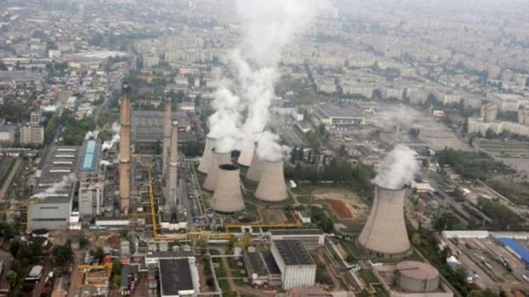 Aproape 1.400 de blocuri din capitală au furnizarea apei calde deficitară