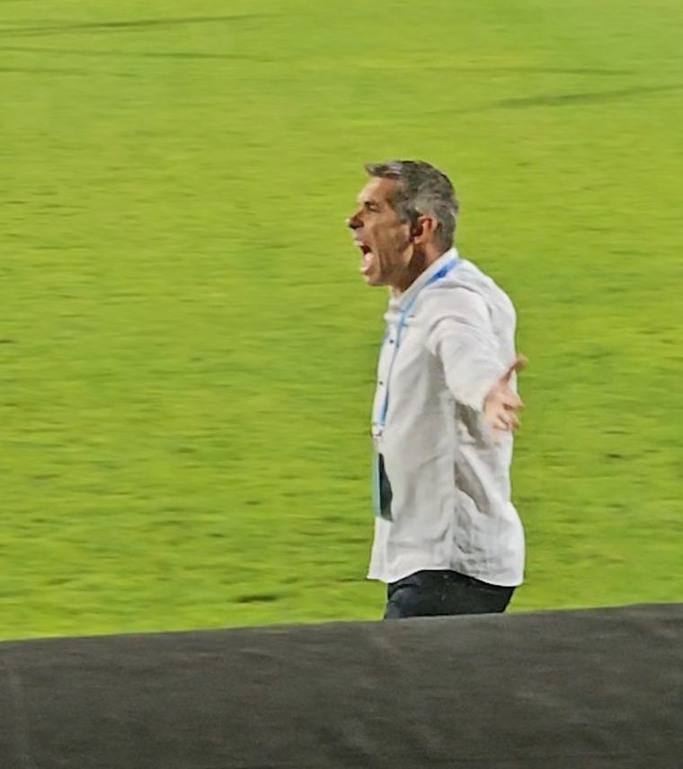 Nuno Campos, un car de nervi VIDEO. Antrenorul lui Dinamo a urlat pe margine la nepotul patronului de la Craiova: ce l-a scos din sărite