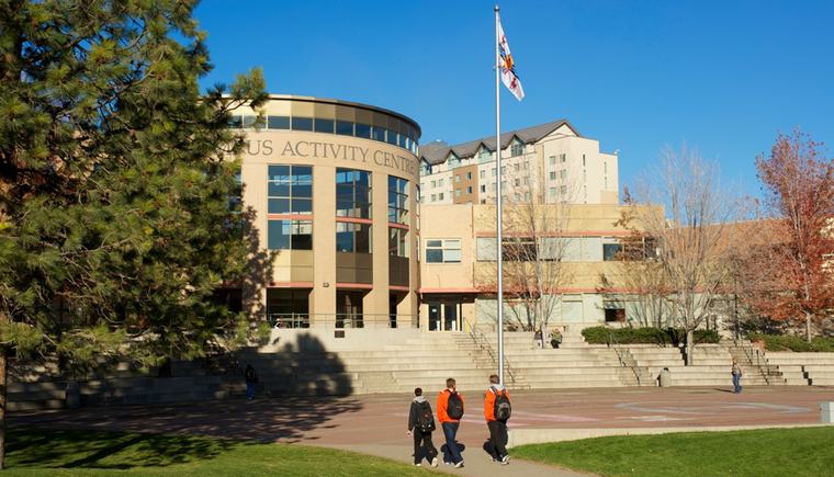 Canada atrage zeci de universitari din SUA, în timp ce administraţia Trump înăspreşte finanţarea universităţilor
