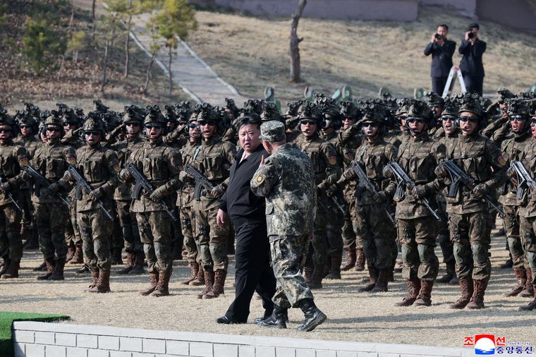 Kim Jong-un zguduie Armata nord-coreeană cu o remaniere amplă: cine sunt noii lideri militari