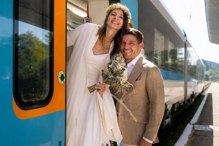 FOTO Marea campioană a României s-a recăsătorit, la doi ani după divorț: „Călătoria continuă”