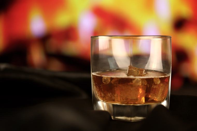 Ciuperca „bețivă” care înnegrește totul în jurul distileriilor de whisky din Irlanda: misterioasa Baudonia, investigată de cercetători