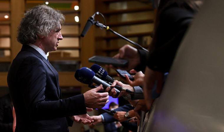 Parlamentul sloven ridică imunitatea fostului prim-ministru Golob în cadrul anchetei privind amestecul în activitatea poliției / Fosta ministră a internelor susține că Golob i-a cerut să intervină în procesul de numire a personalului poliției