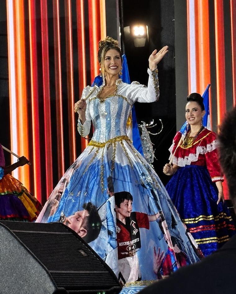 De la Maradona la Messi VIDEO+FOTO: Miss Argentina, pe scena Miss World 2026: „Cine nu-ți împărtășește pasiunea nu-ți înțelege nebunia”