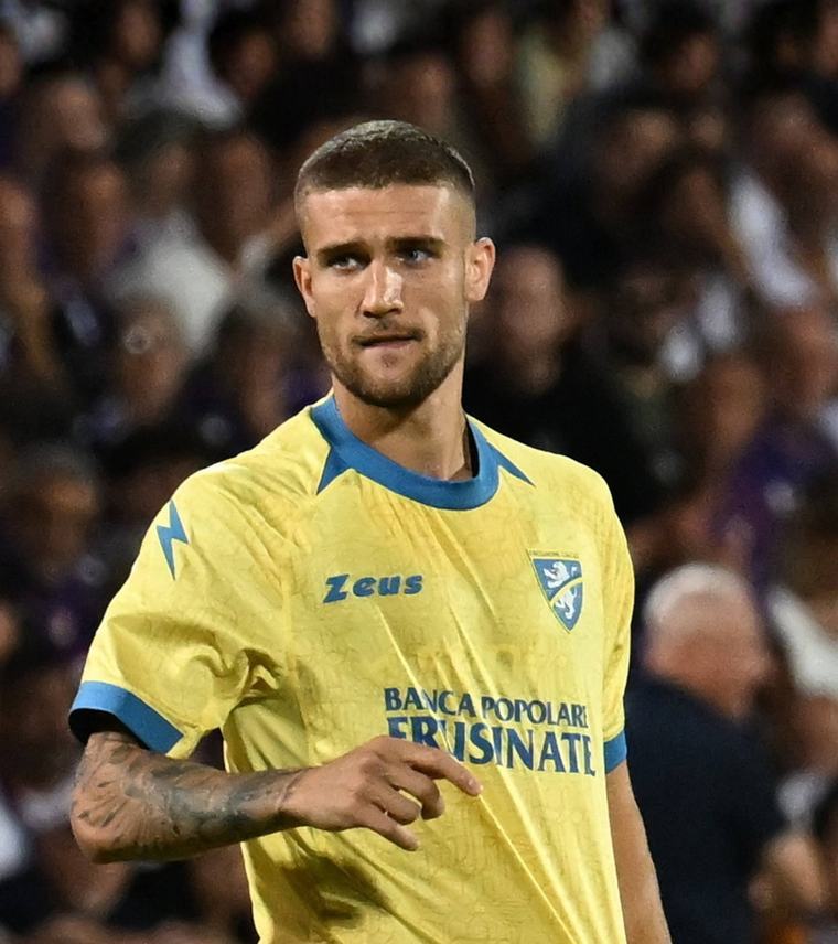 Bîrligea, ce ghinion! FOTO. A marcat la primul meci ca titular pentru Frosinone, dar arbitrii i-au anulat golul