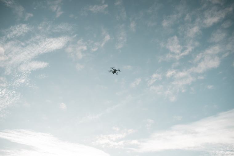 O companie americană spune că are soluția pentru combaterea secetei: însămânțarea norilor cu ajutorul dronelor de înaltă tehnologie