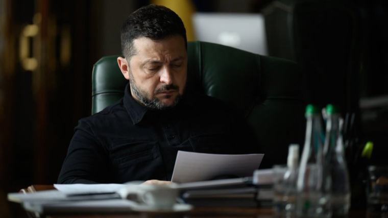 Zelenski, după întâlnirea cu emisarii lui Trump: Războiul va continua