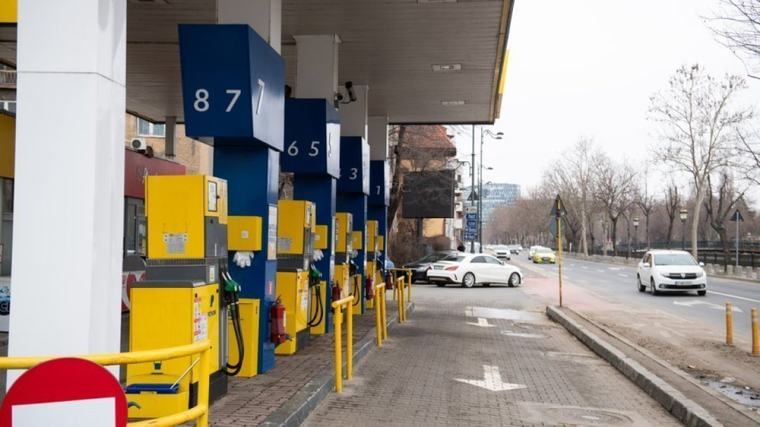 Ministerul Finanţelor reduce cu 25% acciza la motorină în prima jumătate a lunii septembrie