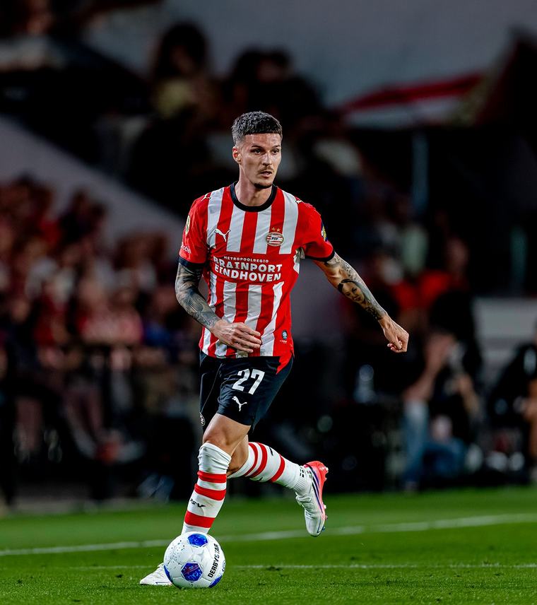 Dennis Man, ce ghinion Presa din Olanda, anunț înainte de derby-ul PSV - Ajax. Ce se întâmplă cu internaționalul român
