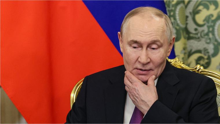 „Mă vor spânzura”. Putin se teme pentru viața sa și intenționează să trimită alte sute de mii de soldați pe front (The Economist)