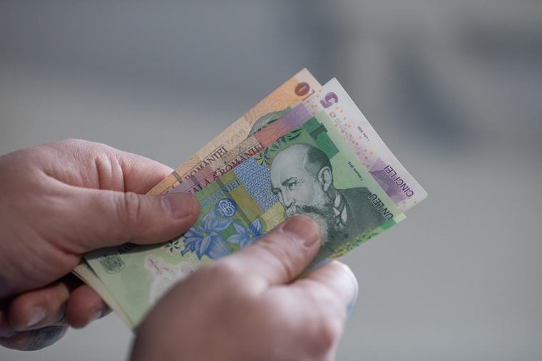 Elevii care intră în acest an în clasa a IX-a la liceul tehnologic dual nu mai beneficiază de bursa tehnologică, potrivit Federaţiei Patronale pentru Învăţământul Dual