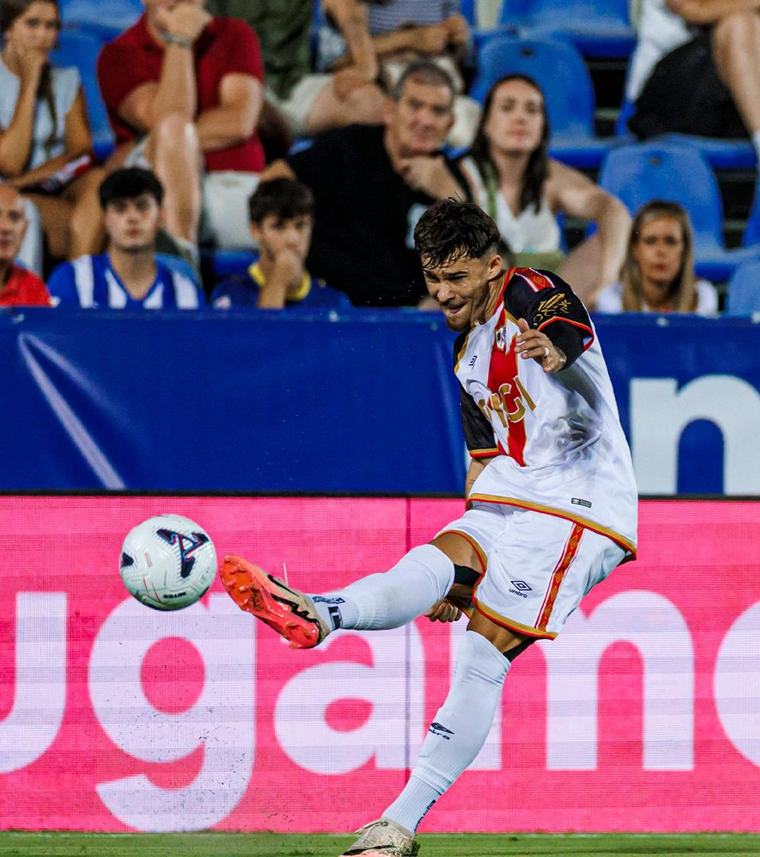 Revanșa lui Rațiu! FOTO. A marcat pentru Rayo Vallecano la primul meci după ce transferul la Fulham a picat! Cum a celebrat