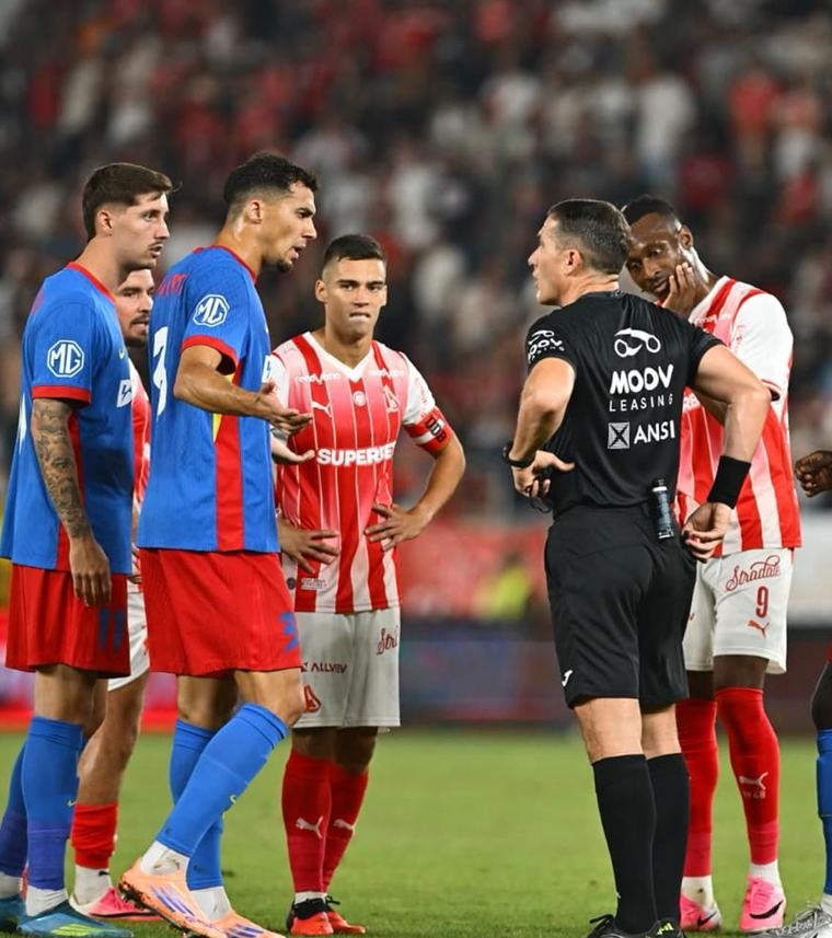 Duarte a lăsat-o pe FCSB în 10 FOTO. Kovacs a văzut pe monitorul VAR ce a făcut fundașul și l-a eliminat în minutul 31 al derby-ului cu Dinamo