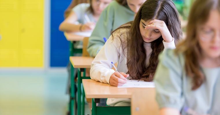 STUDIU: Lipsa rechizitelor poate afecta încrederea în sine și parcursul școlar al copiilor