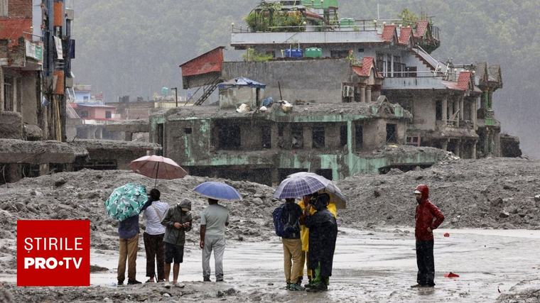Pagubele provocate de inundaţiile din Nepal, estimate la 2,56 miliarde de dolari. 20.000 de case trebuie reconstruite. FOTO