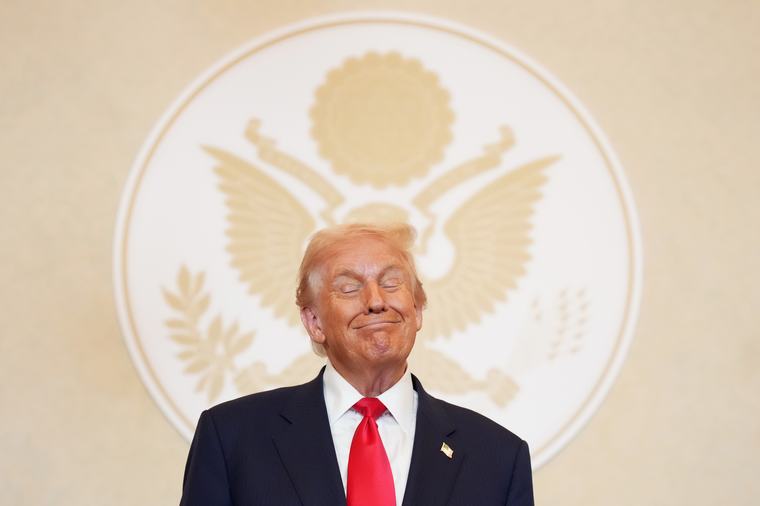„Ce întrebare stupidă”: Trump exclude ideea unui atac nuclear asupra Iranului pe fondul tensiunilor în creștere din Strâmtoarea Ormuz