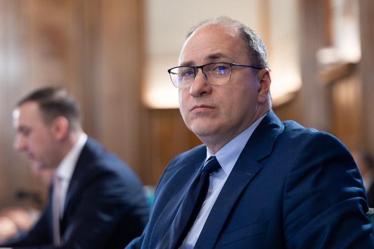Ministrul Mihai Dimian spune că nu este „haos” în educație: „Nu este nevoie să previzionăm uragane la fiecare bătaie de aripi”