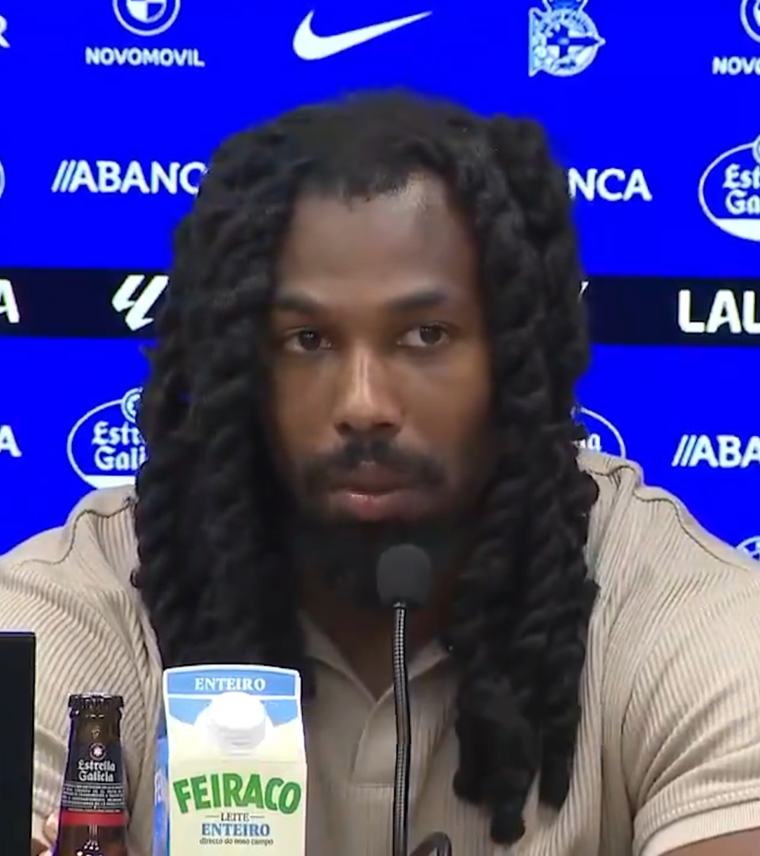 Traore, imagini virale VIDEO: A repetat de 7 ori în 25 de secunde același cuvânt la prezentarea sa la Deportivo A Coruna