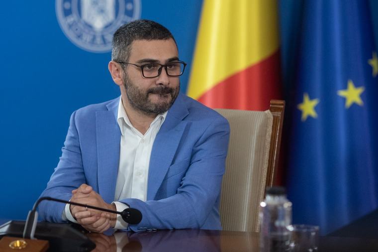 PNL: PSD să explice public deplasarea de lux la Mykonos a fostului ministru al Muncii Petre-Florin Manole, alături de judecătorul CCR Cristian Deliorga, Victor Ponta, alți foști miniștri și oameni de afaceri